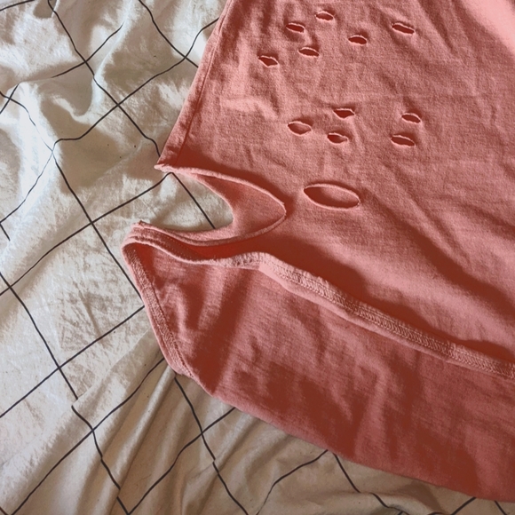 🍂2/$30🍂 AMNESIA longline curved hem distressed tee - Picture 2 of 7